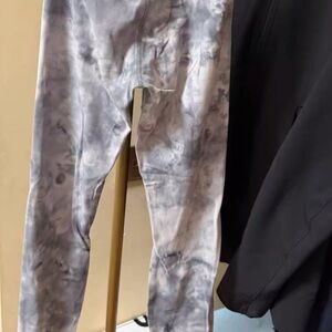 Women's Marble Pattern Leggings - Black and Gray